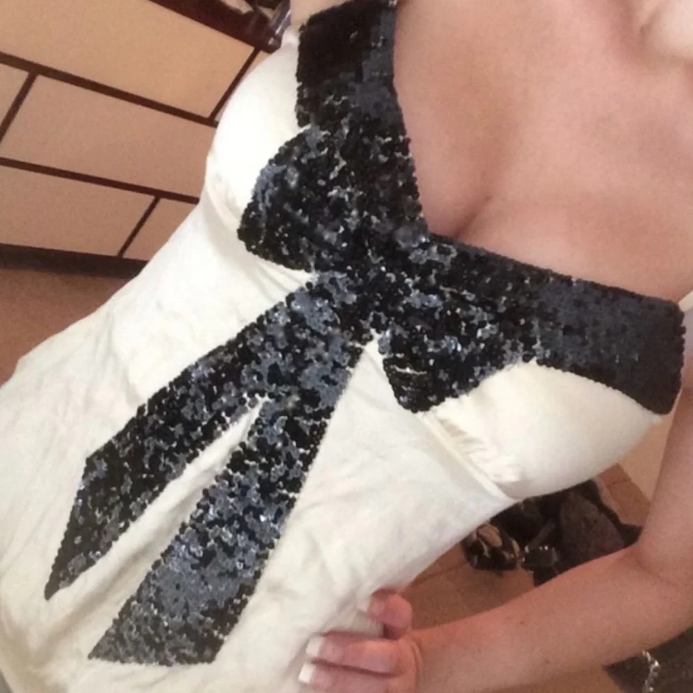 Bebe Black and Cream Sequin Camisole women’s size small - Picture 4 of 4